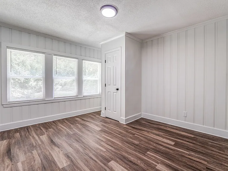 1473 Oberle Ave — Photo 13