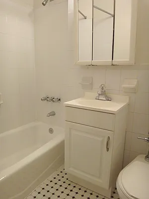 Rented by Paley Management | media 10