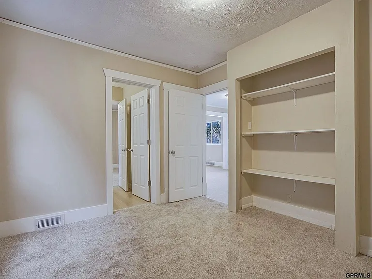 4413 Sprague St — Photo 4