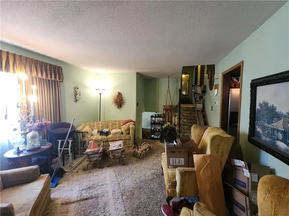 6901 E 127th Ter, Grandview, MO 64030