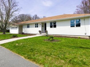 11 Meadow St, Dartmouth, MA 02748