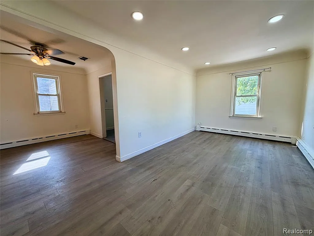 2 bed, 1.0 bath, 1078 sqft, $1,500 — Photo 3