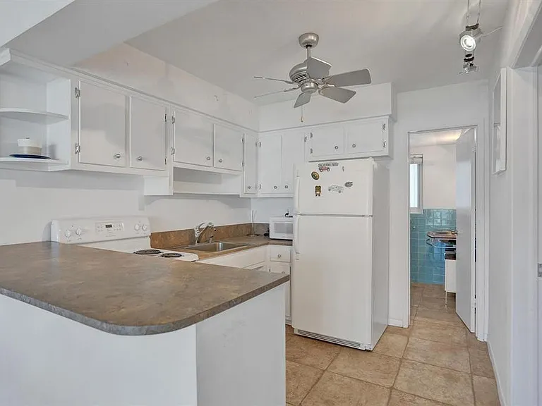 2760 Yacht Club Blvd #10C — Photo 14