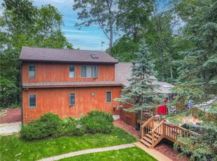 50 Wah Ta Wah Dr, Greenwood Lake, NY 10925