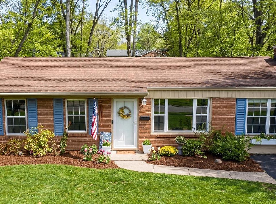 1st image of 648 Chateau Dr