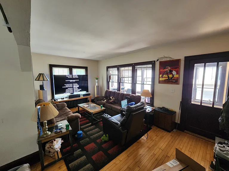 1322 5th St NE #2 — Photo 3