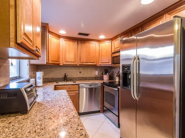 736 Flanders Dr #P, Delray Beach, FL 33484
