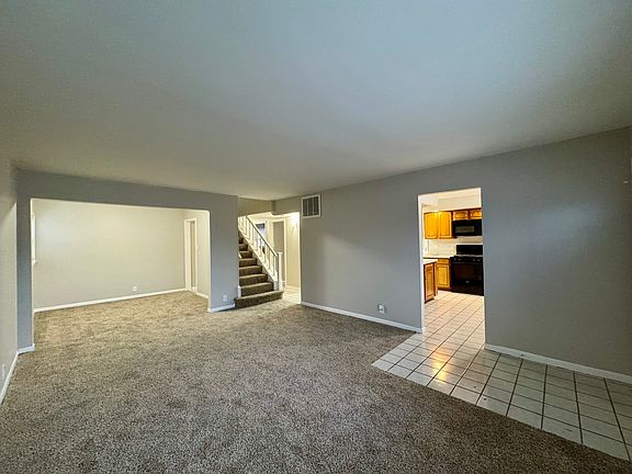 5th image of 8837 Sproat Ave