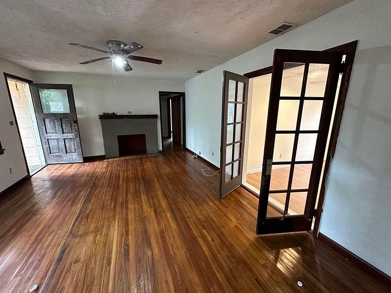 5103 Kingsbury St — Photo 10
