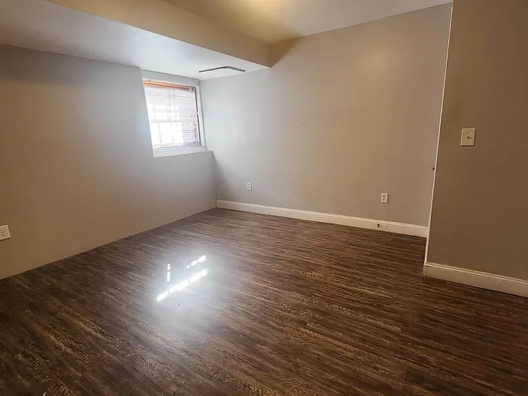 28 E Grand Ave #BB1 — Photo 7