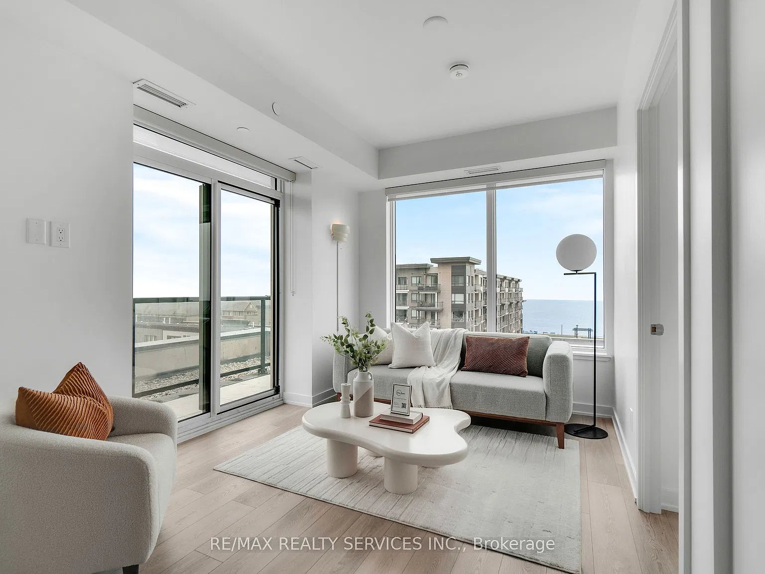 2 bed, $2,700 — Photo 3