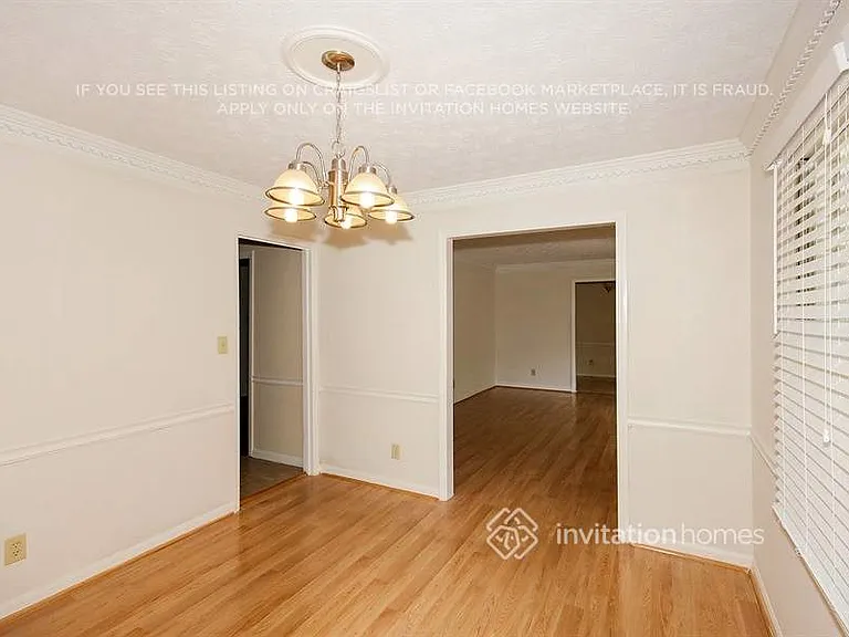 458 Glendale Ct — Photo 5