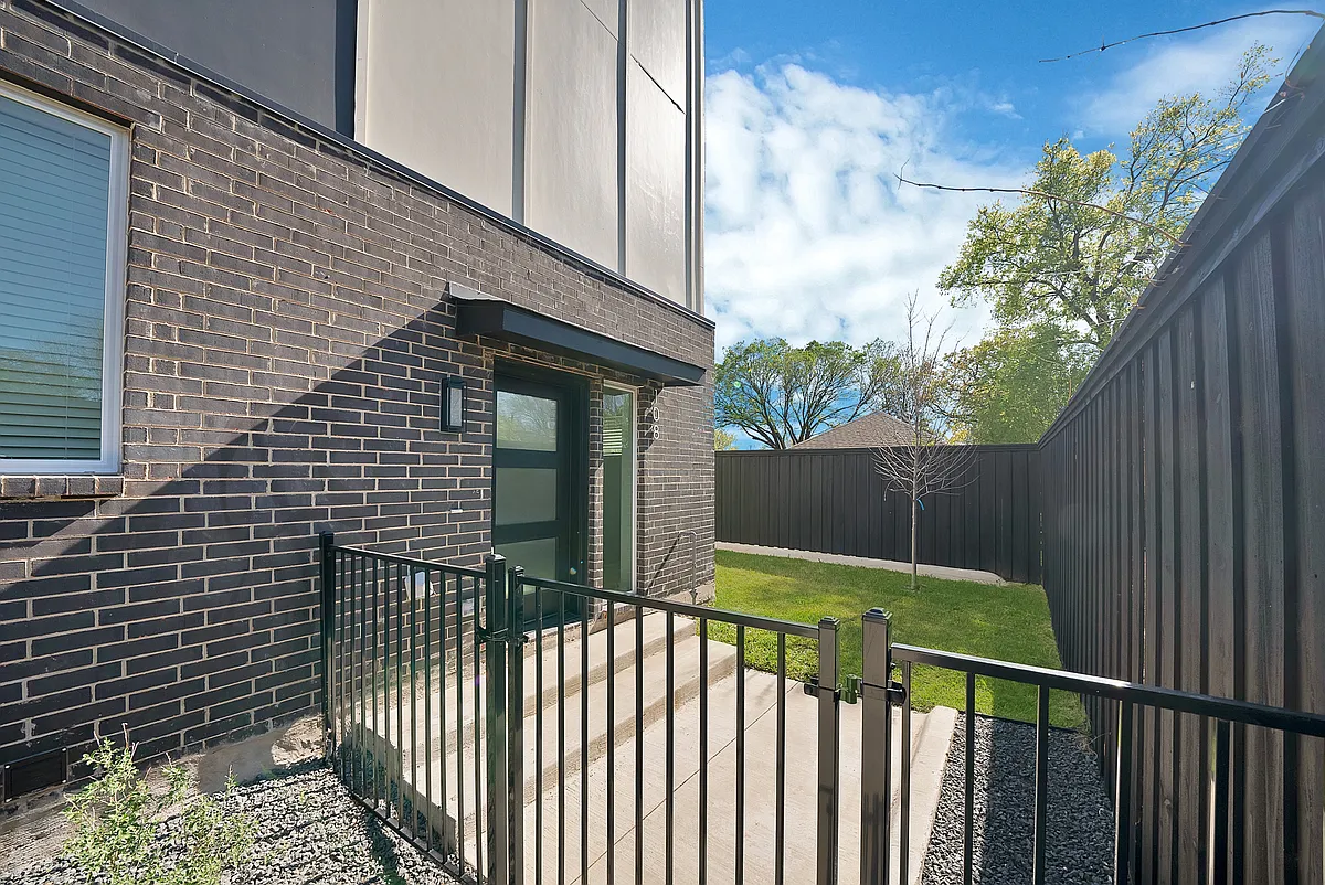Building Photo - 7207 Mohawk Dr #108