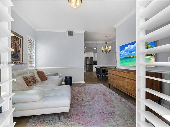 4th image of 2870 Pine Tree Dr APT 3