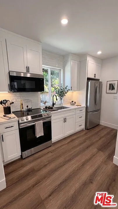 2 bed, 2.0 bath, 700 sqft, $2,750 — Photo 1