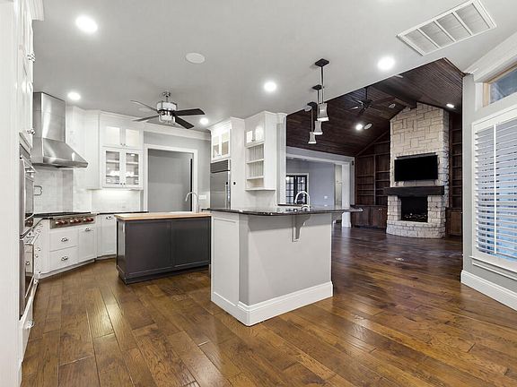 3rd image of 6507 Saddle Horn Ln