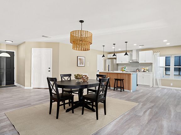 5th image of 819 Big Sky Dr