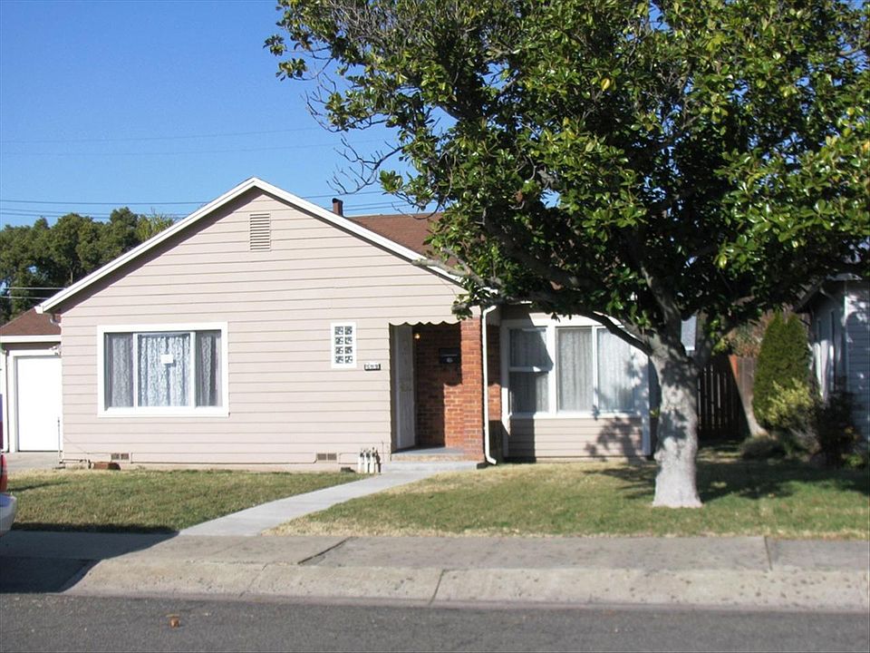 1st image of 509 Tamarack Dr