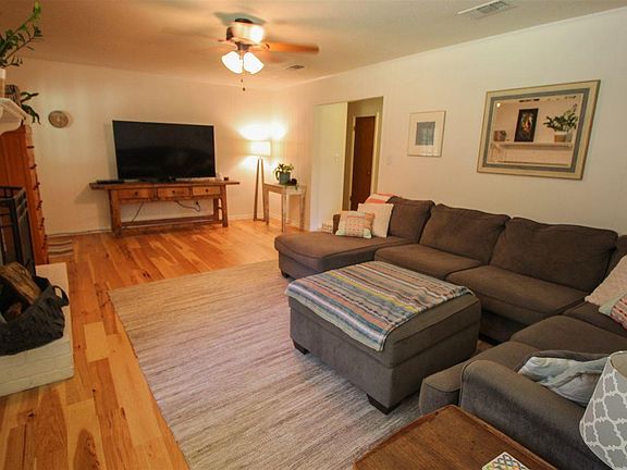 5th image of 4510 Deerfield Dr