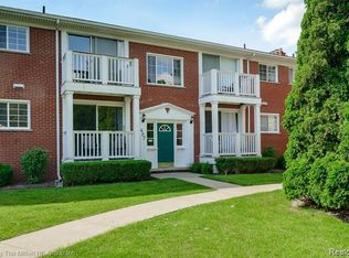 487 N Eton St APT B5, Birmingham, MI 48009