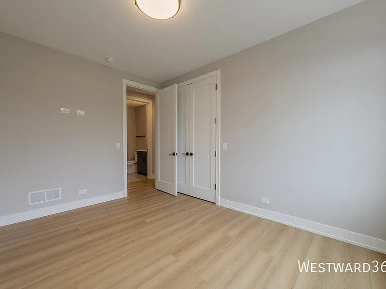 3555 N Neenah Ave #2N — Photo 15