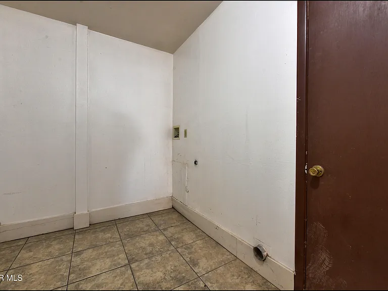 4700 Louisiana St — Photo 29