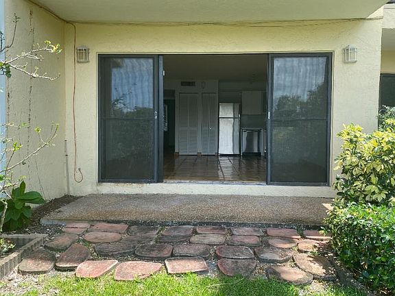 5th image of 833 NE 18th Ct APT 2