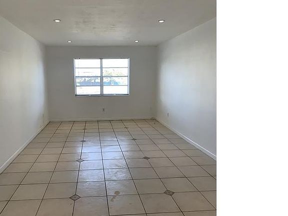 3rd image of 1370 NE 119th St APT 14