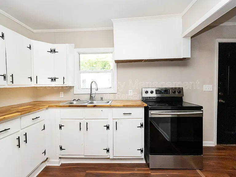 207 Napier St #1 — Photo 3