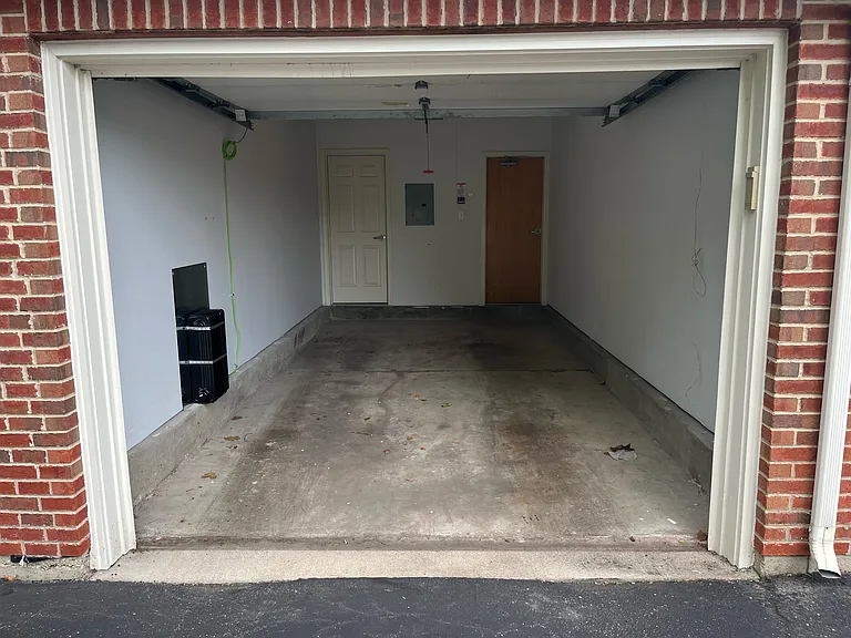 431 Hough St #205 — Photo 17