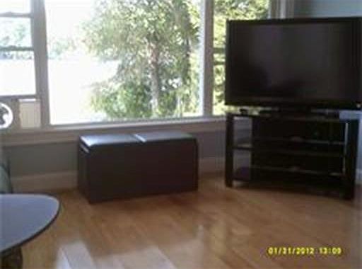5th image of 105 Hackett Ave