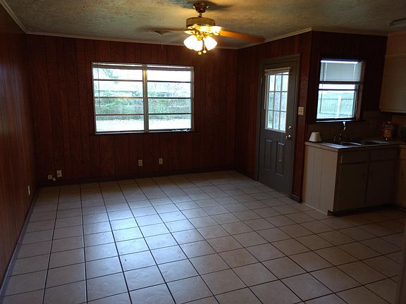 3rd image of 319 33rd St