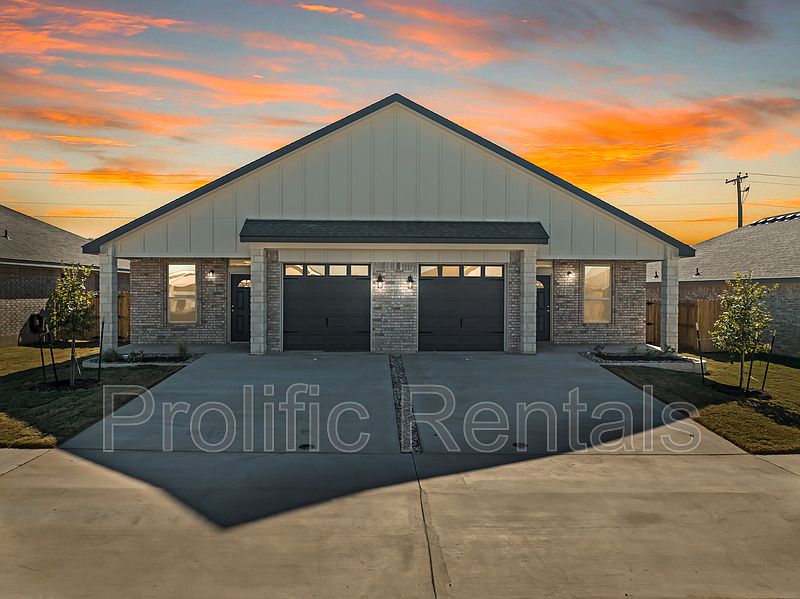 1st image of 5110 Rose Garden Loop