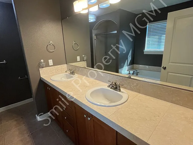 13054 SE Meadehill Ave — Photo 7