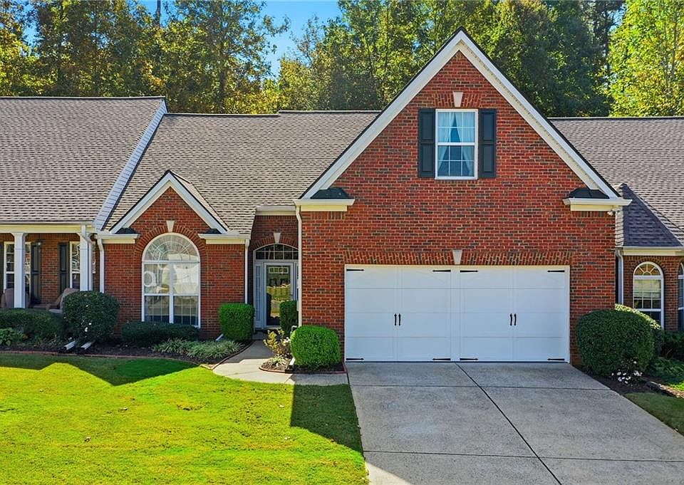 1st image of 310 Lauren Ln