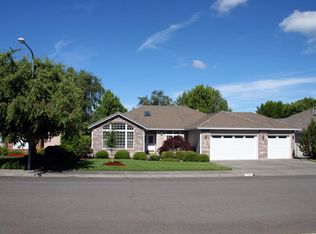 718 Eastridge Dr, Medford, OR