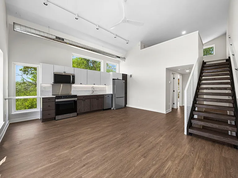 2426 Inglewood Ave — Photo 7