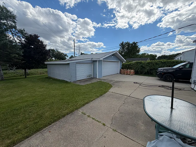 4812 Berwyn Dr — Photo 8