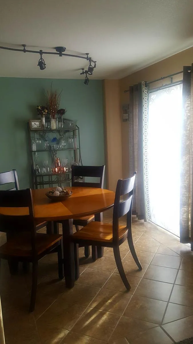 Dining room - 2672 W 46th St