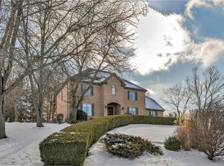 105 Treetop Ln, Mcmurray, PA