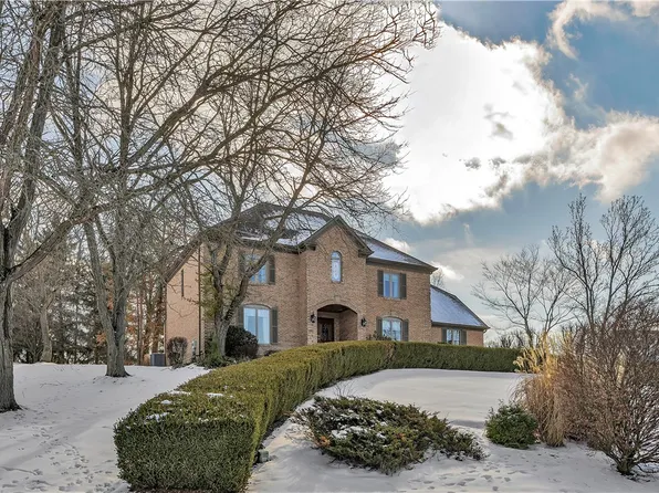 105 Treetop Ln, McMurray, PA 15317