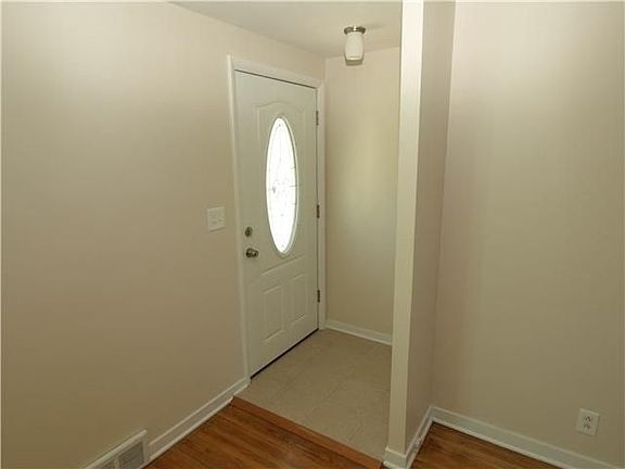 3rd image of 42 Warburton Pl