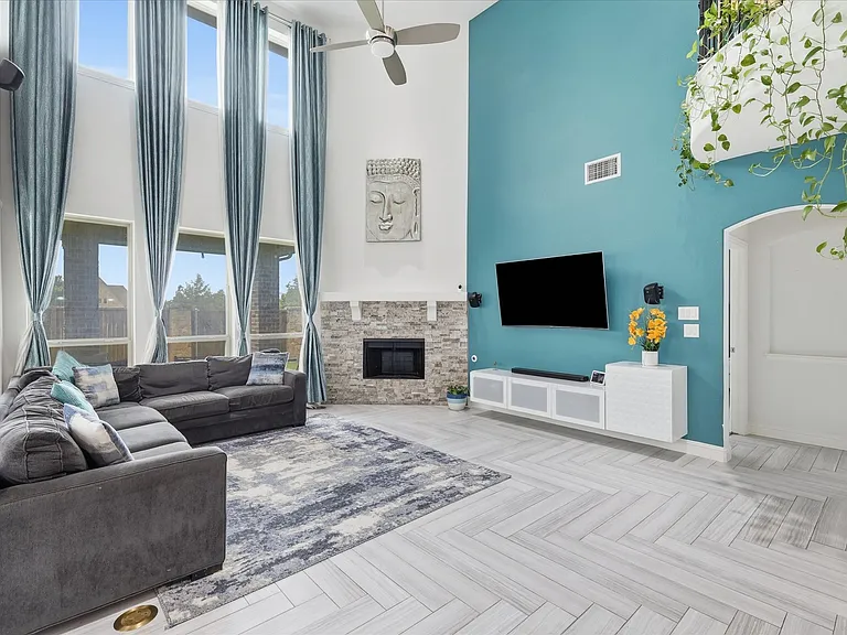 5000 Cyndur Dr — Photo 6