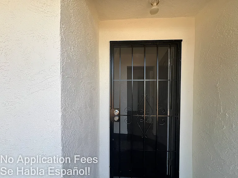 7480 Lankershim Ave — Photo 4