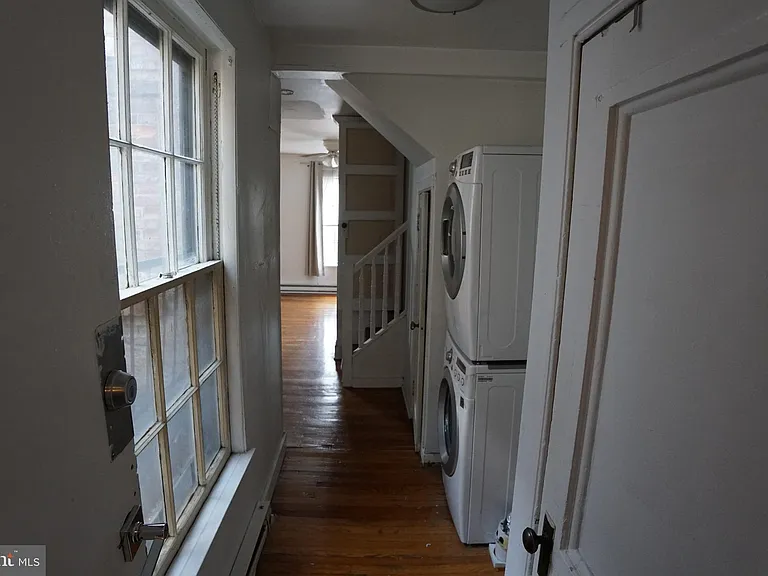802 Cathedral St #4 — Photo 3