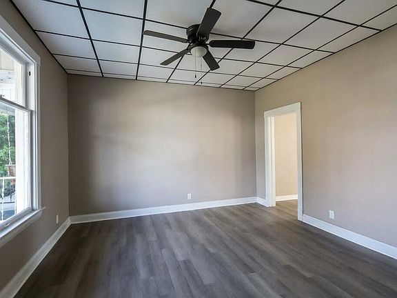 3rd image of 142 N 19th St