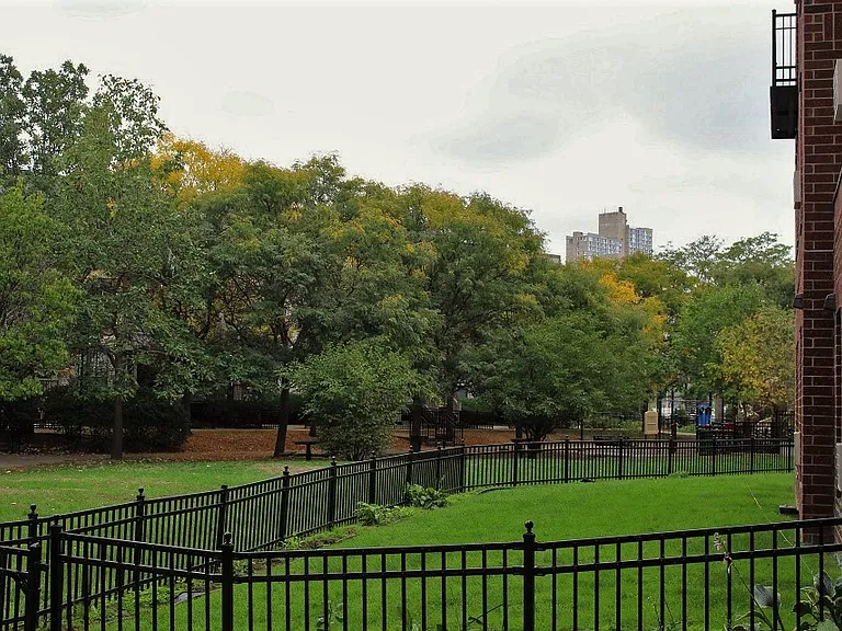 East Village — Photo 26