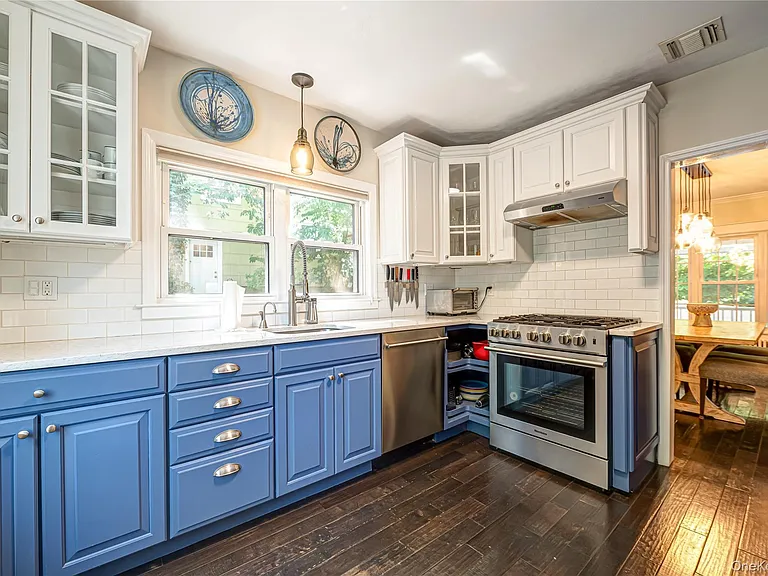 24 Soundview Rd — Photo 3