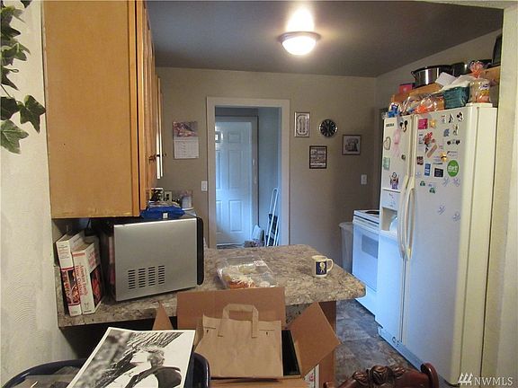 5th image of 2045 E Morton St