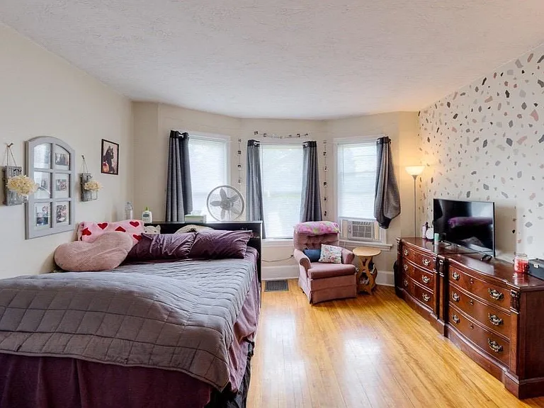 45 Scrimgeour Rd #1 — Photo 6